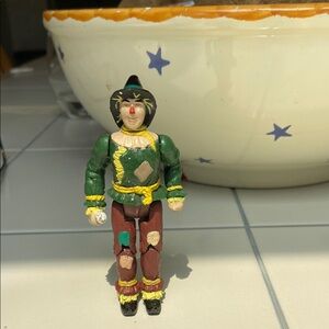 Vintage MGM  Scarecrow Figurine from the Wizard Of Oz